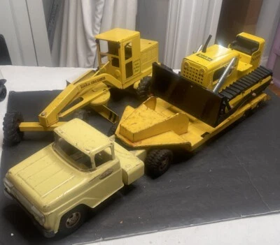 Tonka Semi And Gooseneck Trailer W/ Mighty Tonka Dozer, Grader - Image 1 of 4