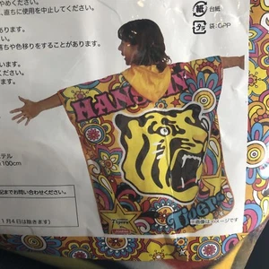 Hanshin Tigers Fleece poncho Professional baseball JAPAN Japanese 100x100CM #PM - Picture 1 of 5