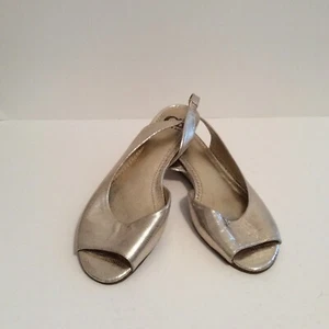 GB Gianni Bini Wedge Gold Patent Slingback Women's Size 9M - Picture 1 of 6