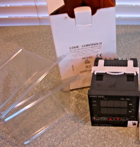  Controlador de temperatura/proceso Dwyer Love Controls 26155 serie 2600 con alarma - Imagen 1 de 6