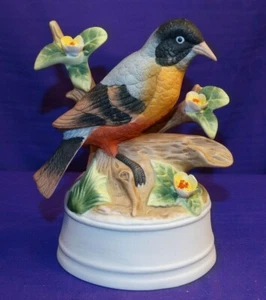 EDA MANN BISQUE MILANO PORCELAIN MUSIC BOX PRETTY BIRD PLAYS THE WAY WE WERE - Picture 1 of 7