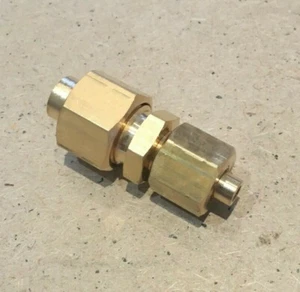 Unequal Brass Union for 1/4" x 1/8" Copper Tube with Nuts and Solder Olives. - Picture 1 of 1