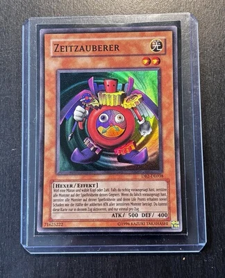 Yu-Gi-Oh! Zeitzauberer DB2 Super Rare Near Mint - Bild 1 von 4