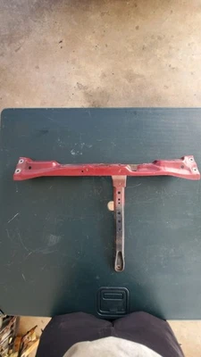 Soporte de radiador superior central usado OEM Honda CRX 88-91 Foto 1 de 4