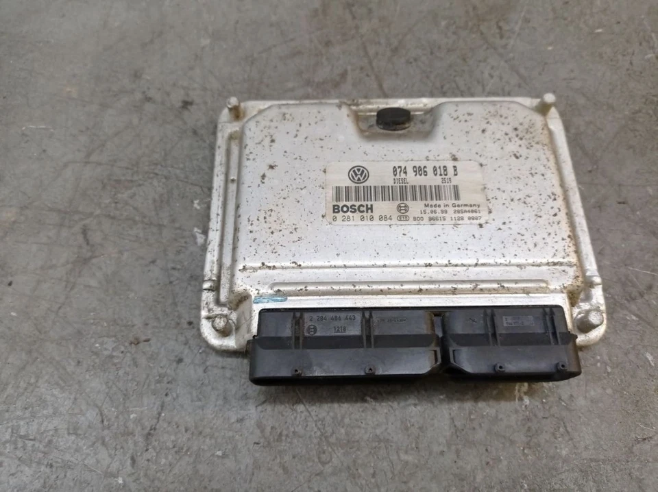 VW T4 IV (70XA) 2.5 TDI Centralina Motore 074906018B - Immagine 1 di 4