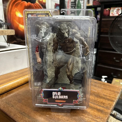 SOTA TOYS Now Playing Presents Series 3 Dog Soldiers WEREWOLF Sealed Mint Cover