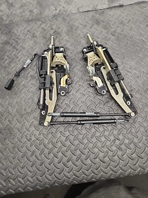 BMW 325Ci 330Ci E46 M3 CONVERTIBLE TOP FRONT LATCH LATCHES LOCK PAIR OEM GOOD - Image 1 of 4