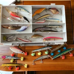 Megabass Fishing Lure Reel Set Tackle Box - Picture 1 of 6
