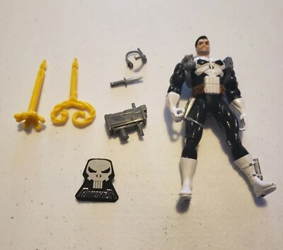 1995 TOYBIZ SPIDER-MAN THE PUNISHER ACTION FIGURE WITH IMMOBILIZING ARSENAL - Image 1 of 2