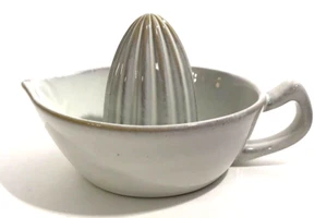 Exprimidor de cítricos escariador de gres de Hearth & Hand Magnolia - Imagen 1 de 8
