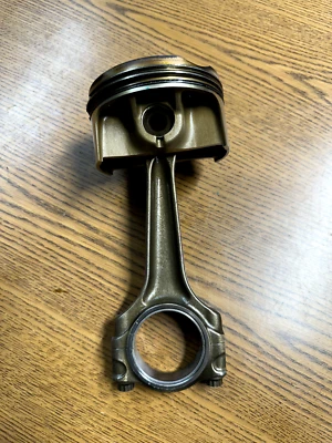 2004-08 Maserati Quattroporte M139 4.2L Engine Right Piston & Connecting Rod OEM - Image 1 of 4