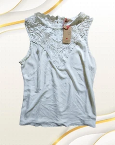 A Gorgeous LEE COOPER Ivory Lace Yoke Top, Size 18. RRP $29.00 - Picture 1 of 1