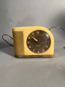Vintage 1950’s Westclox Moonbeam Bakelite Alarm Clock. - Picture 1 of 15