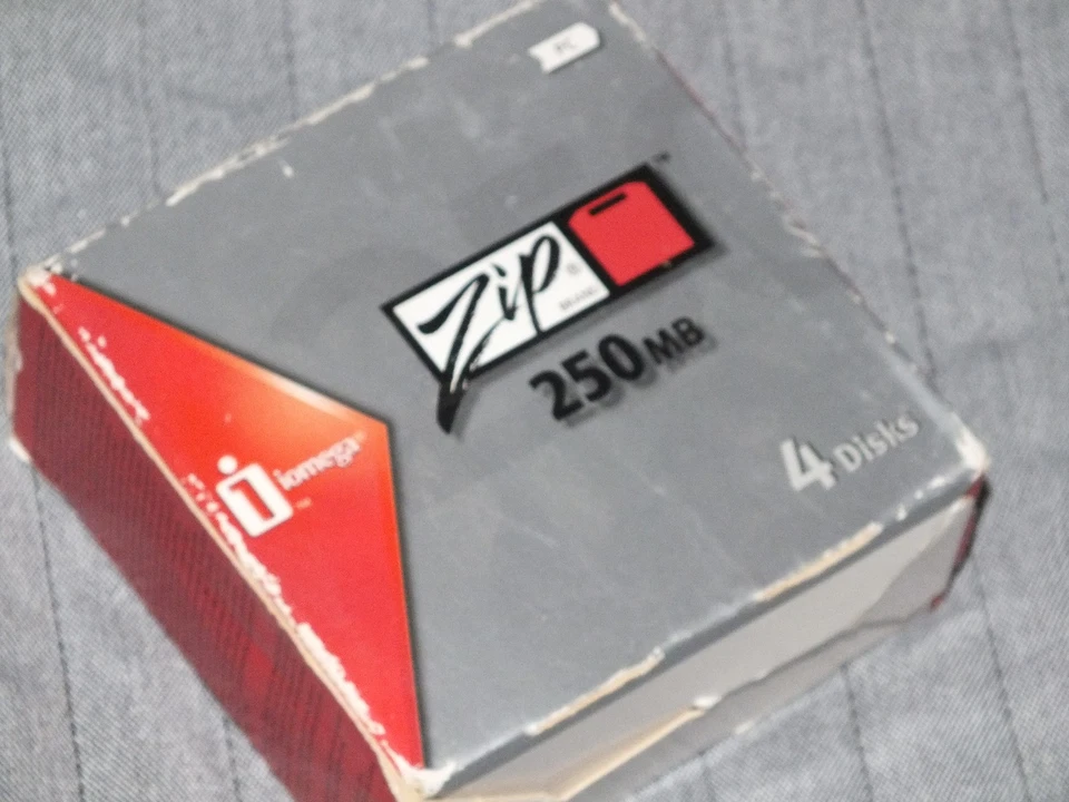 iomega Lot de 4 x disquettes zip 250Mo en boite d'origine ! - Photo 1/1