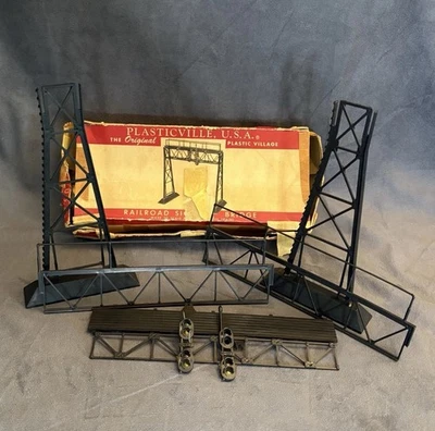 Vintage Plasticville USA Railroad Signal Bridge w/ Box O S Gauge Model Train - Image 1 of 4