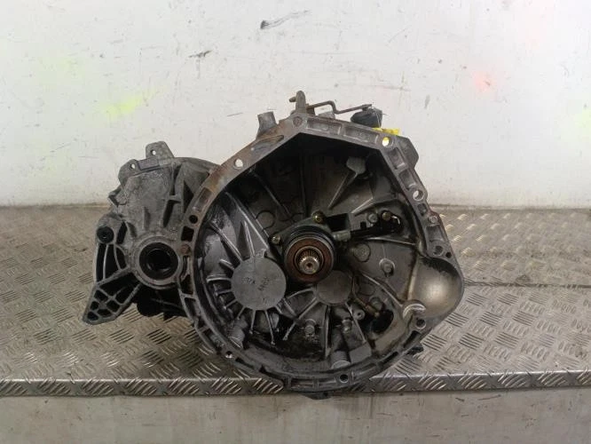 Boite de vitesses CHRYSLER PT CRUISER PHASE 1 BREAK 4668909AG - Photo 1/4