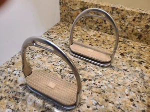 Korsteel Stirrup Irons English Horse Equestrian 4-1/2" Stainless Steel Pair FS - Picture 1 of 2