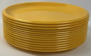 Set 13 piatti da pranzo vintage Rubbermaid in plastica gialla #3838 picnic campeggio - Foto 1 di 17