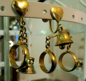 Vintage goldfarbene Hochzeit Glocken & Ringe Clip Ohrringe - Bild 1 von 7