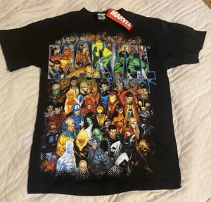 T-shirt nera nuova con etichette vintage Marvel 2007 Mad Engine uomo S guerra civile stampa all over - Foto 1 di 4
