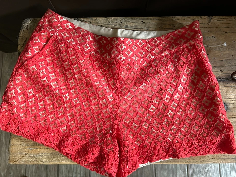 Pantalones Cortos Kensie Rojo/Naranja/Coral Cremallera Lateral Encaje Crochet Con Forro Nude Talla 8 Foto 1 de 4