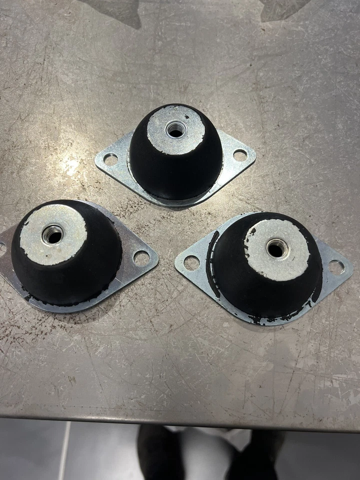 KIT 3 SUPPORTI MOTORE CAMBIO GRECAV EKE LM4 LM5 SILENT BLOCK  CASALINI PIAGGIO - Immagine 1 di 1