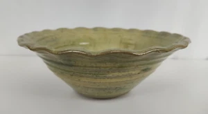 Green Yellow Bowl Studio Art Pottery Swirly Scalloped 8 in. Signed Glazed 8 in. - Picture 1 of 10