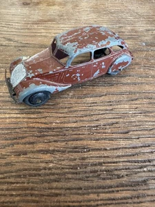 DINKY TOYS PEUGEOT 402 LIMOUSINE 24K SANS PLANCHER DUNLOP MADE IN FRANCE MECCANO - Foto 1 di 9