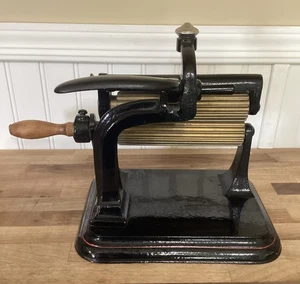 Antike Gusseisen Presszange Plissee Flötenwalzenmaschine - sauber - Bild 1 von 12