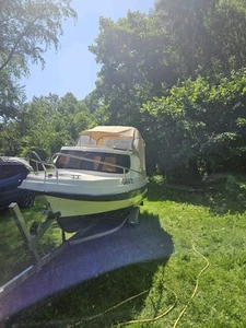 Kleines Kajutboot - Bild 1 von 4