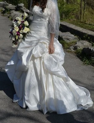 Blue By Enzoani Belgrade Wedding Dress Size 2 Strapless Ivory - Image 1 of 4