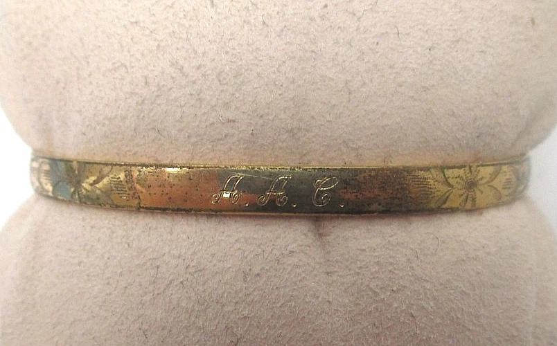 Brazalete bebé vintage A+Z relleno de oro amarillo de 12k con monograma "AAC" Foto 1 de 4