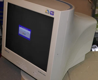 Samsung SyncMaster 957MB 19" flat CRT Screen Monitor VGA BNC 160 Hz - Image 1 of 4