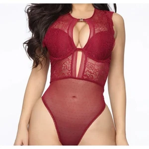 Peluche de encaje Nova Love Lane de moda en borgoña talla XL NUEVO CON ETIQUETAS - Imagen 1 de 6