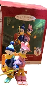2000 Hallmark Andenken Ornament - Donald und Daisy in Lovers' Lodge Disney - Bild 1 von 5