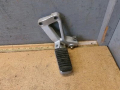 KAWASAKI ZG1000 CONCOURS 1997-98 LEFT PASSENGER FOOT REST & BRACKET 1293-L - Image 1 of 4