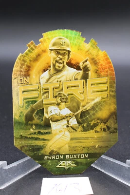 2022 Topps Fire - On Fire Gold Minted #EF-27 Byron Buxton Twins - Image 1 of 2