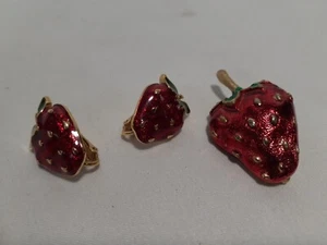 Vintage Avon "Very Berry" Strawberry Earrings & Brooch, CLIP-ON, Gold Tone, - Picture 1 of 6