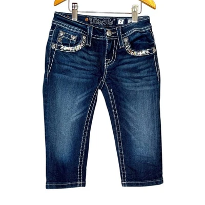 Pantalones de mezclilla capri adornados con lentejuelas florales Miss Me para niñas JK7115P2 niña grande talla 7 Foto 1 de 4