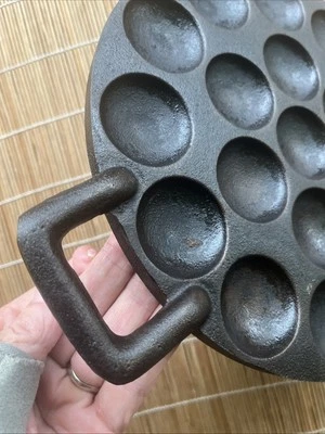 Vintage Cast Iron Pan Koopmans Meelfabrieken Leeuwarden Dutch Pjoffertjes 9.5” - Image 1 of 4