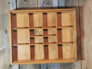 Wandvitrine Schattenkasten aus Holz mit Klarsichttür & Fächern - Bild 1 von 15