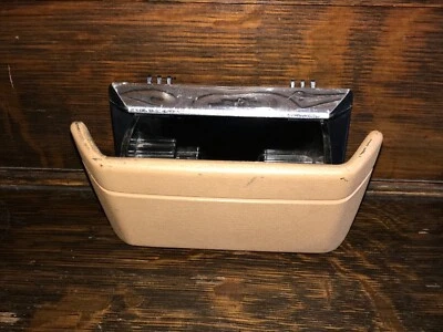 Оригинальная желтовато-коричневая пепельница для задней двери W123 Mercedes Benz 80 240D Sku A3 - Изображение 1 из 4