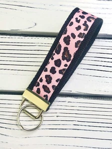 Key Fob Hand Made/ Pink leopard print/ Black cotton webbing/ wristlet - Bild 1 von 3