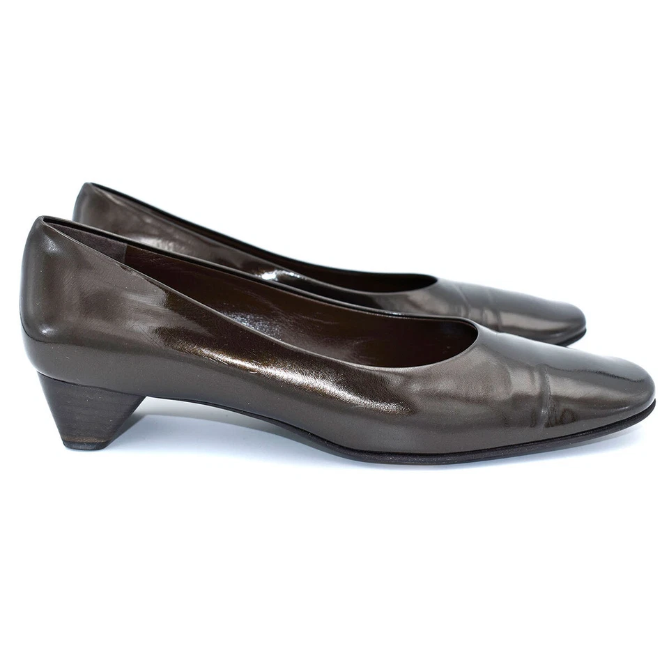 ESCADA Heels sz 9.5 B Chocolate Brown Patent Leather Low Heeled Pumps - Image 1 of 4