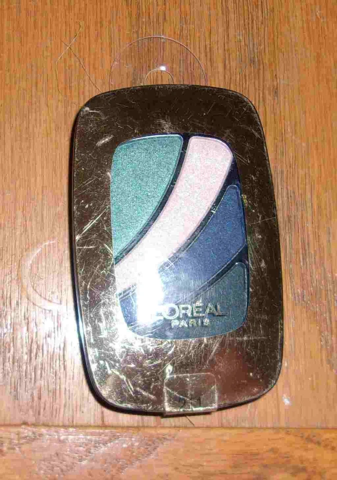 L'Oreal Paris Color Riche Blue/Haute Couture Eyeshadow - Image 1 of 2