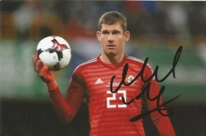 NORTHERN IRELAND & NORWICH: MICHAEL McGOVERN SIGNED 6x4 ACTION PHOTO+COA - Picture 1 of 1