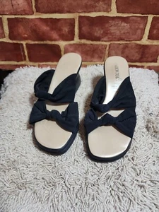 Fashion Bug Black Wedge Sandals Size 9.5M Soft double 5176 - Picture 1 of 10