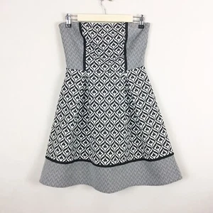 Vestido Harper Sin Tirantes Talla Pequeña Negro Blanco Calce y Acampanado Fiesta - Imagen 1 de 6