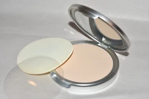 NEW Sue Devitt Triple C-Weed Pressed Powder - Quiet & Still - Picture 1 of 2