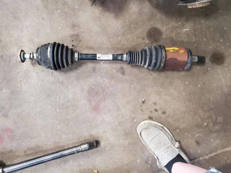 Eje conductor eje delantero AWD se adapta a 10-17 BMW 550i GT 1856967 Foto 1 de 4